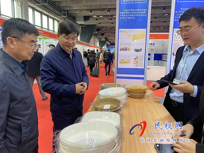市人大常委會副主任、縣委書記張團結帶隊參加中國國際特種紙展覽會