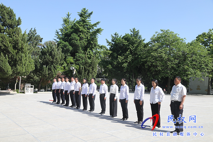 縣人大常委會機(jī)關(guān)黨支部開展5月份主題黨日“1+N”活動