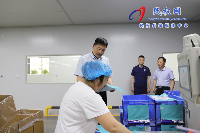 縣委宣傳部聯(lián)合消防救援大隊(duì)、高新區(qū)管委會(huì)走進(jìn)印刷企業(yè)開(kāi)展消防安全知識(shí)培訓(xùn)和實(shí)操應(yīng)急演練活動(dòng)