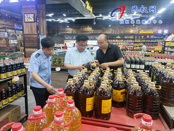 縣委常委、宣傳部長、副縣長畢道喜到王橋鎮(zhèn)督導檢查安全生產(chǎn)和食品安全“兩個責任”落實工作
