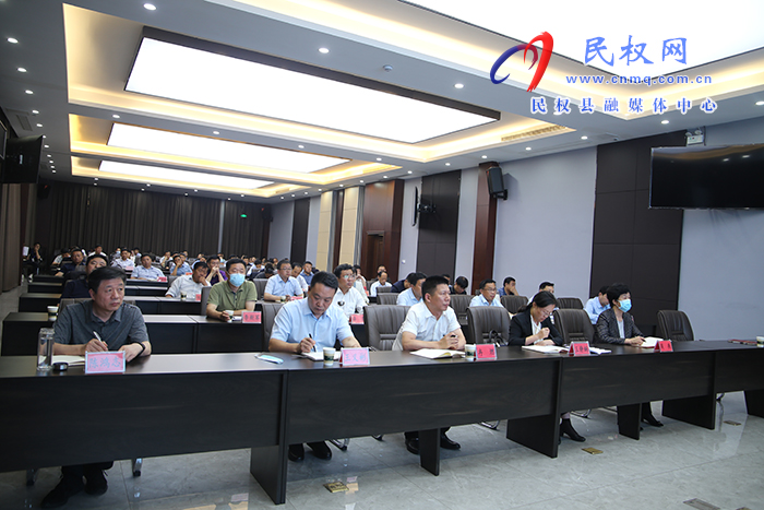 我縣組織收聽收看市委理論學(xué)習(xí)中心組（擴(kuò)大）學(xué)習(xí)報(bào)告會 （第二十期商丘大講堂）