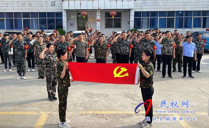 “重溫入黨誓詞，助力三夏生產(chǎn)”——龍?zhí)伶?zhèn)開展主題黨日活動