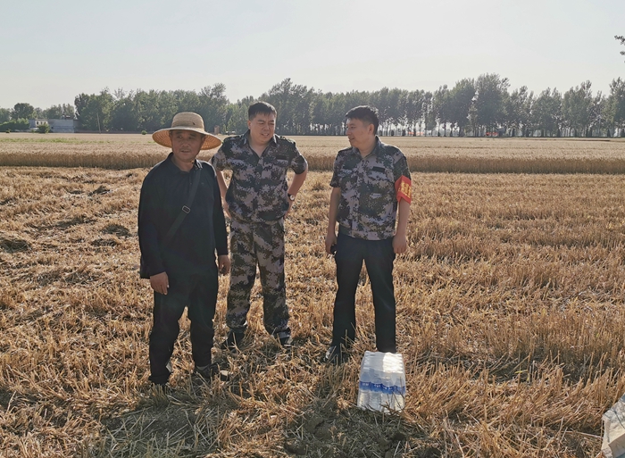 莊子鎮(zhèn)：慰問(wèn)跨區(qū)作業(yè)機(jī)手，真情服務(wù)“三夏”農(nóng)忙