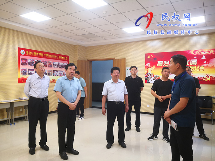 市退役軍人事務(wù)局三級(jí)調(diào)研員趙振營一行到民檢查全國雙擁模范城創(chuàng)建工作