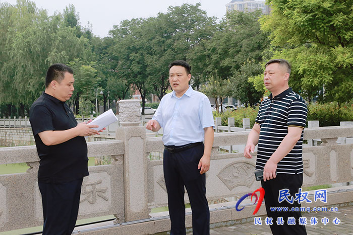縣委常委、組織部長王義彬督導文明城市創(chuàng)建工作