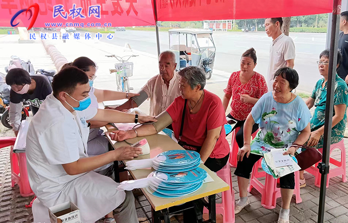 縣衛(wèi)健委組織開展老年健康宣傳周活動(dòng)
