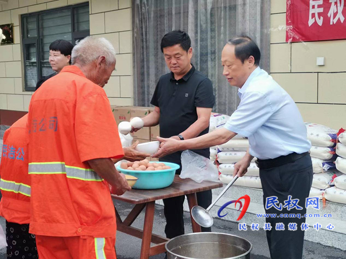 民權(quán)縣總工會(huì)開(kāi)展“愛(ài)心早餐”活動(dòng)