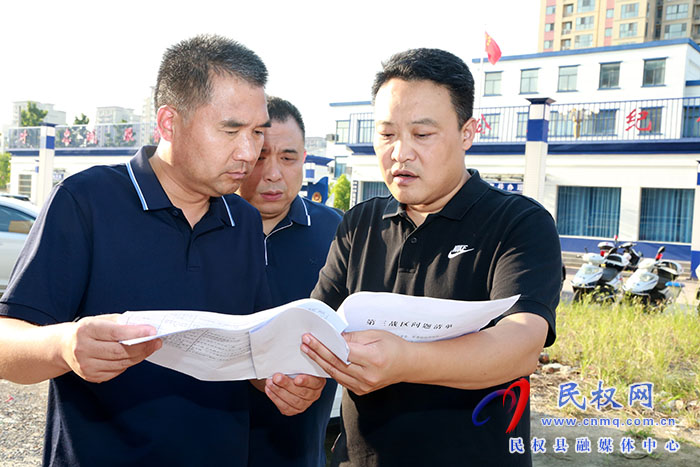 縣委常委、組織部長(zhǎng)王義彬督導(dǎo)文明城創(chuàng)建工作