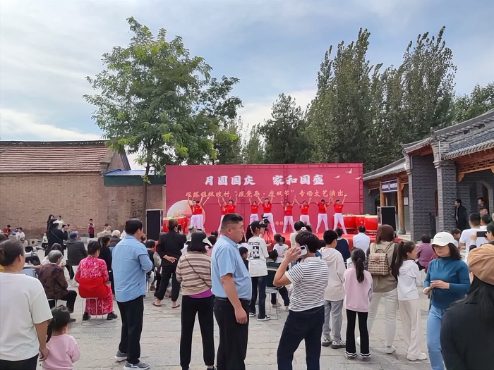 雙塔鎮(zhèn)：開展“月圓國(guó)慶·家和國(guó)盛”文藝匯演活動(dòng)