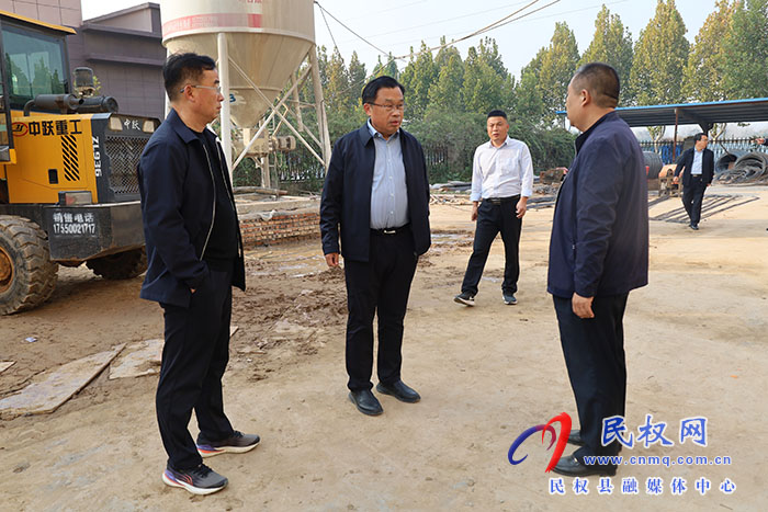 縣委常委、宣傳部長、副縣長畢道喜查看2023年民生實事項目建設(shè)情況