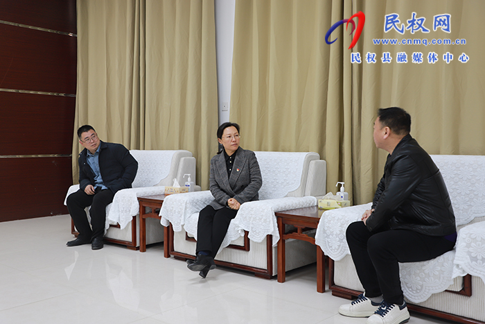 縣委書記王靜嫻會(huì)見(jiàn)河南省油莎豆農(nóng)業(yè)科技有限公司董事長(zhǎng)周磊