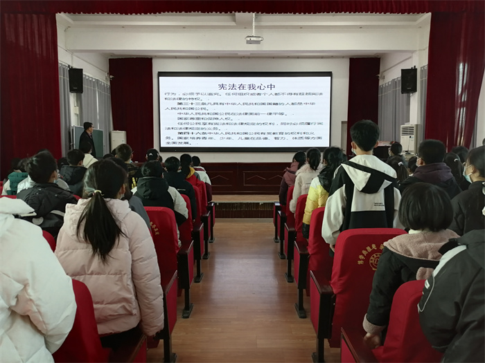 民權(quán)縣第三小學開展 2023 年憲法晨讀活動