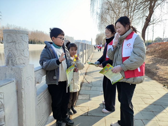 團(tuán)縣委組織開(kāi)展“爭(zhēng)當(dāng)河小青 保障大河凈”志愿服務(wù)活動(dòng)
