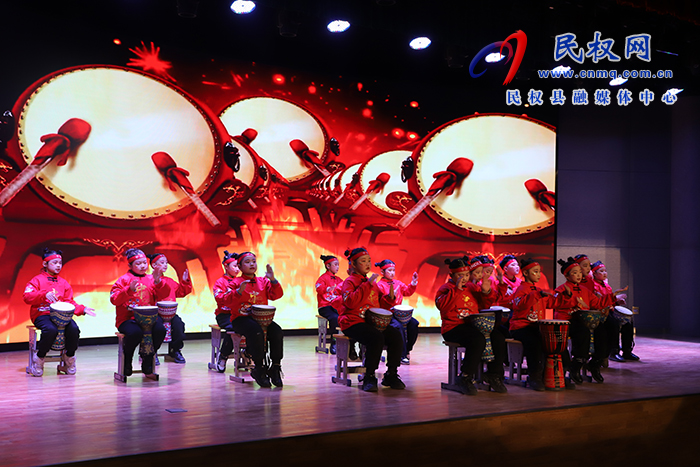 “歡喜迎新春 龍騰心飛揚”民族學校2024年迎新年聯歡會舉行