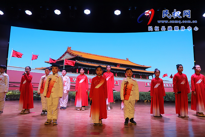 “歡喜迎新春 龍騰心飛揚”民族學校2024年迎新年聯歡會舉行