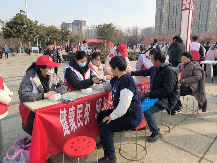 團縣委聯(lián)合縣衛(wèi)健委開展“健康民權(quán)，暖冬行動”志愿服務(wù)活動
