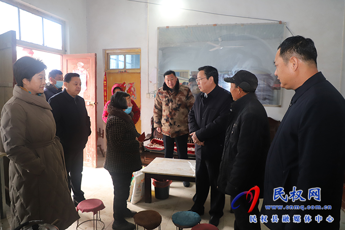 市人大常委會黨組副書記、副主任姬脈常到民慰問困難群眾、困難老黨員