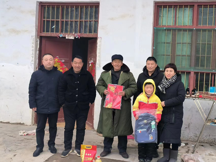 縣林業(yè)發(fā)展服務(wù)中心開展迎新春、送溫暖走訪慰問活動(dòng)