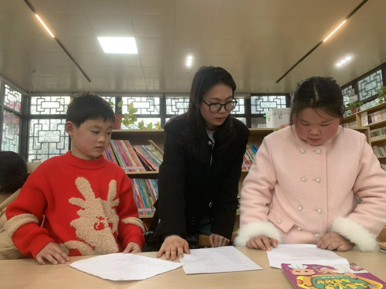 民權(quán)縣圖書(shū)館舉辦2024年第六期“快樂(lè)繪本劇 傳承誦經(jīng)典”閱讀活動(dòng)