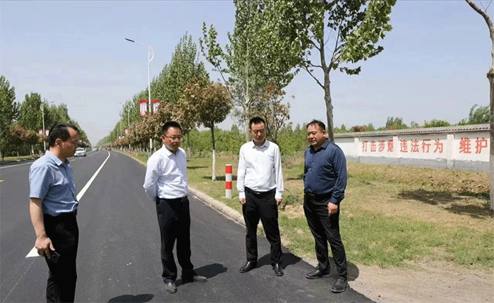 市公路事業(yè)發(fā)展中心黨委書(shū)記、主任馬登峰高度點(diǎn)贊我縣公路工作