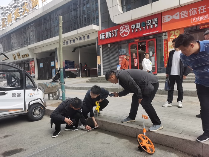 縣財政局聯(lián)合查驗(yàn)民權(quán)縣丁香路、曙光路、迎賓大道等十條城區(qū)道路工程第二標(biāo)段