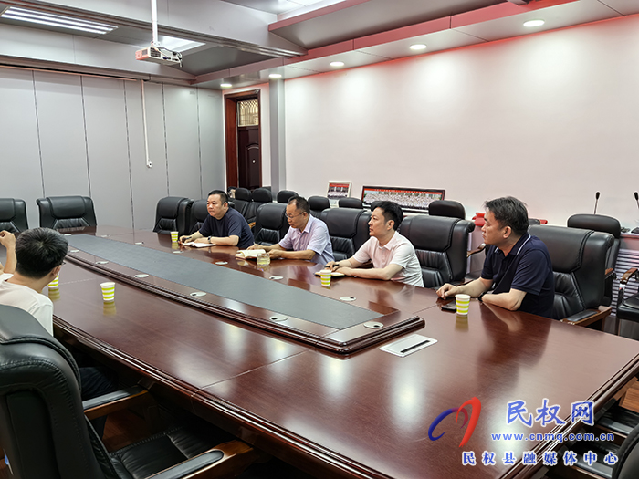 縣政協(xié)主席周明河會(huì)見汕頭泰恩康醫(yī)用設(shè)備有限公司項(xiàng)目總經(jīng)理李廣鈿、廣州依妙實(shí)業(yè)有限公司項(xiàng)目運(yùn)營總監(jiān)郭嘉龍
