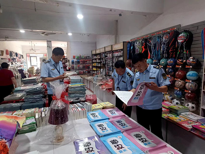 民權(quán)縣文化市場(chǎng)綜合行政執(zhí)法大隊(duì)開展“護(hù)苗·迎六一”校園周邊文化市場(chǎng)專項(xiàng)檢查行動(dòng)