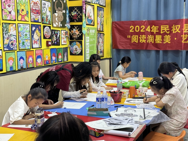 民權(quán)縣圖書館舉辦第二期市民夜?！伴喿x潤(rùn)墨美·藝術(shù)綻芳華”公益課堂
