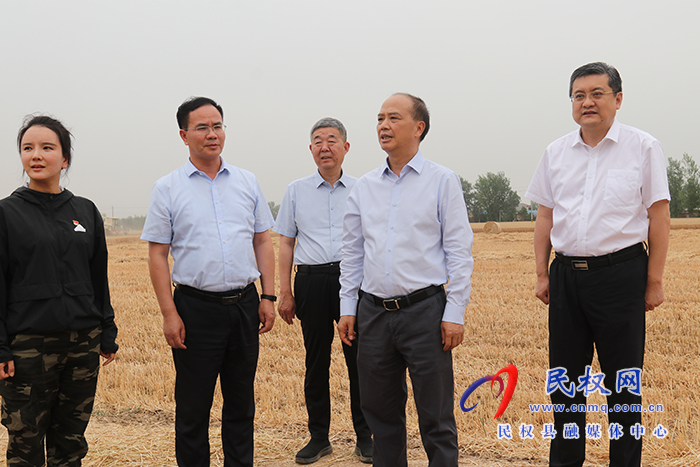 副省長(zhǎng)李酌到民調(diào)研“三夏”生產(chǎn)、鞏固拓展脫貧攻堅(jiān)成果同鄉(xiāng)村振興有效銜接工作