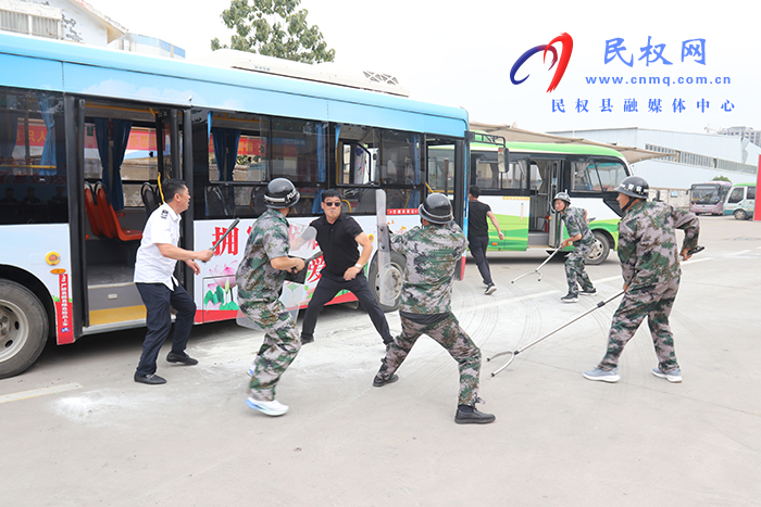 我縣舉行交通運輸行業(yè)安全消防反恐應急演練