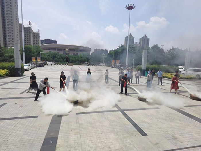 民權(quán)縣文化廣電旅游局召開(kāi)2024民權(quán)縣文旅系統(tǒng)消防安全演練培訓(xùn)會(huì)暨“安全生產(chǎn)月”宣傳活動(dòng)