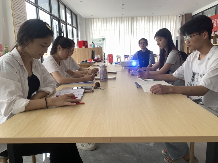 民權(quán)縣圖書(shū)館舉辦第二期播音與主持公益講座