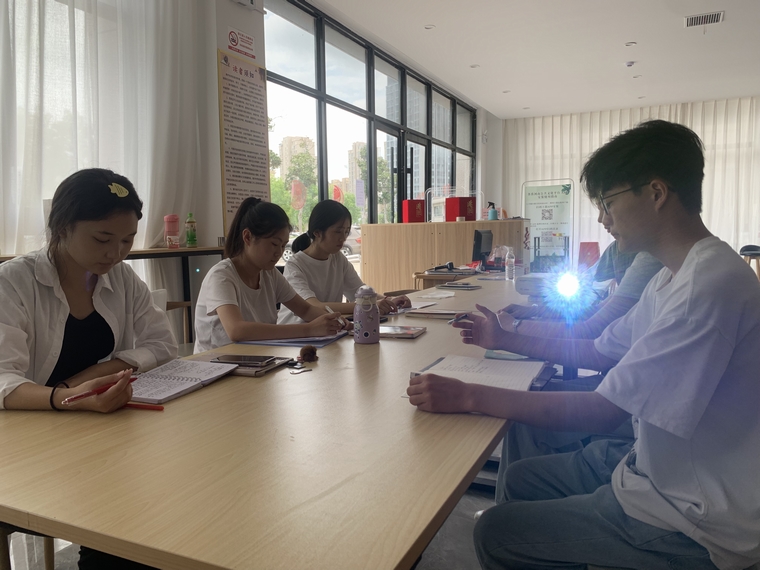 民權(quán)縣圖書(shū)館舉辦第二期播音與主持公益講座