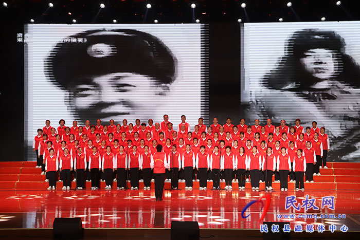 “強(qiáng)國復(fù)興有我”民權(quán)縣慶祝中華人民共和國成立75周年“唱響新時(shí)代”群眾合唱文藝展舉行 