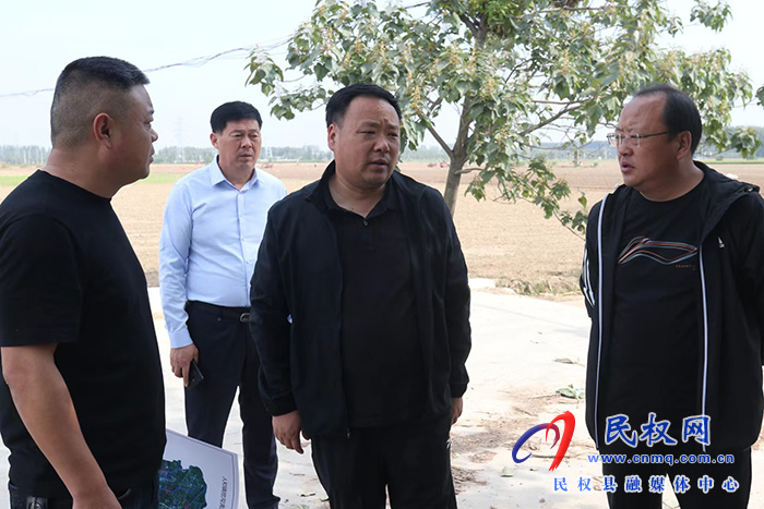 縣領(lǐng)導(dǎo)李衛(wèi)政調(diào)研水系連通、秸稈禁燒工作