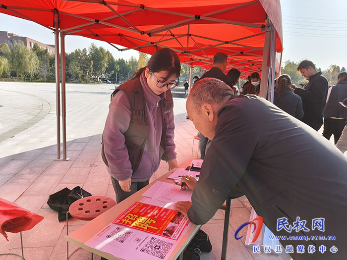 民權(quán)縣2024年金秋招聘月活動現(xiàn)場招聘會舉行