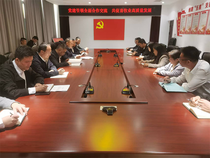 縣畜牧發(fā)展服務(wù)中心與國家統(tǒng)計(jì)局民權(quán)調(diào)查隊(duì)聯(lián)合開展主題黨日活動(dòng)
