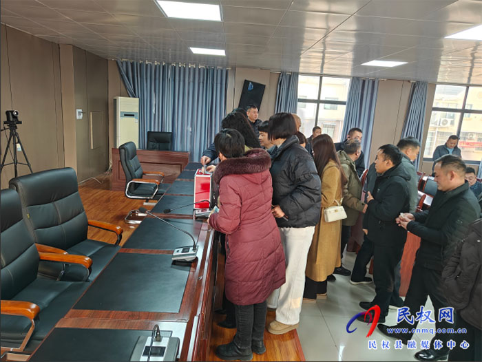 南華街道辦事處“送溫暖、獻愛心”募捐活動