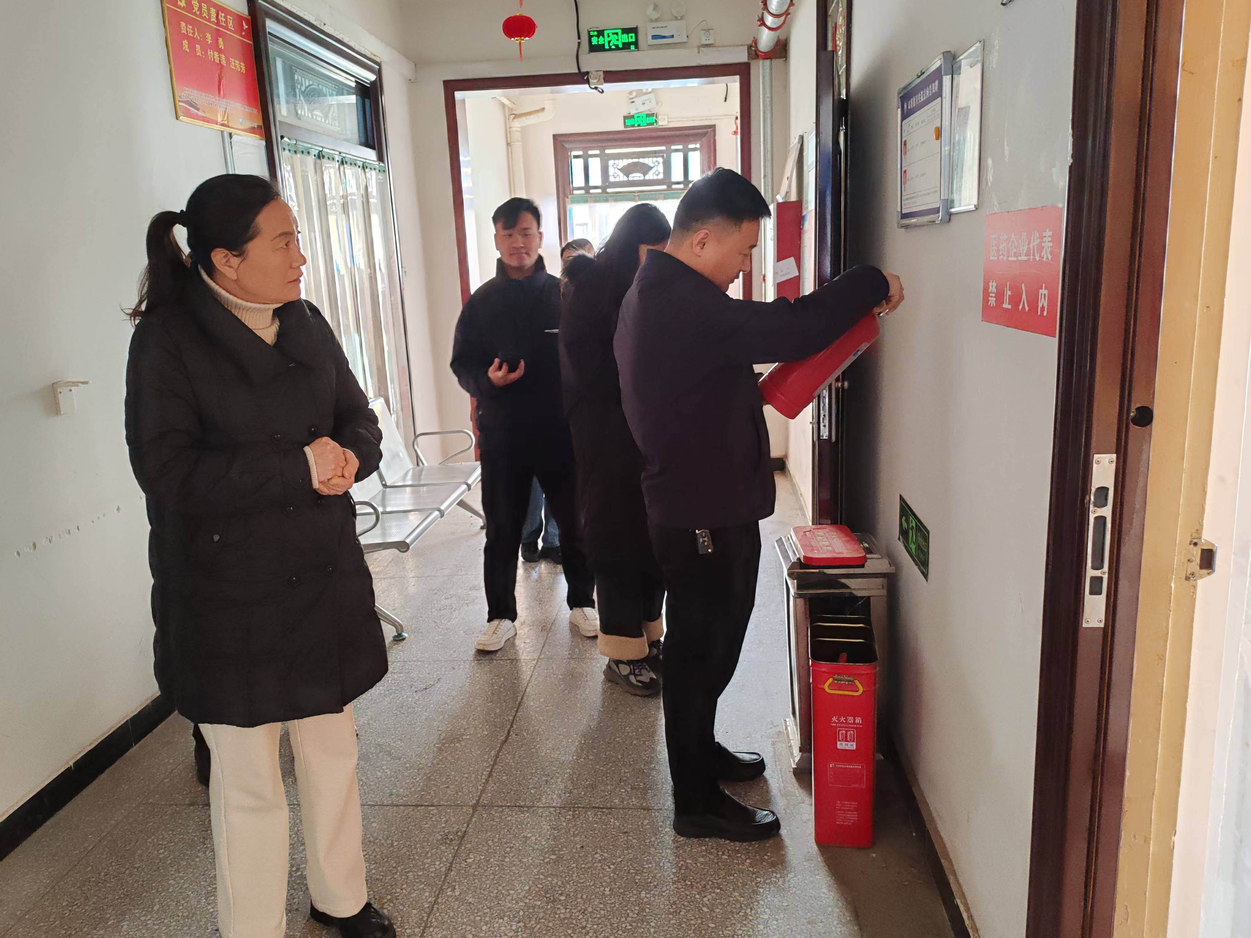 安全全覆蓋 衛(wèi)生無死角 -院領導帶隊醫(yī)院安全與環(huán)境衛(wèi)生大檢查