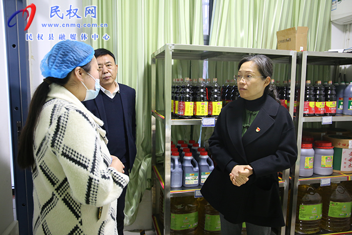 縣委書記王靜嫻赴分包B級(jí)市場(chǎng)主體調(diào)研食品安全工作