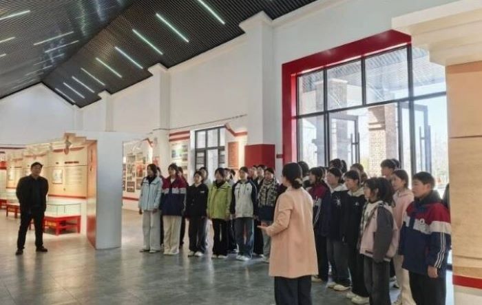 學習雷鋒精神 傳承紅色基因 ——雙塔鎮(zhèn)初級中學開展主題團日活動