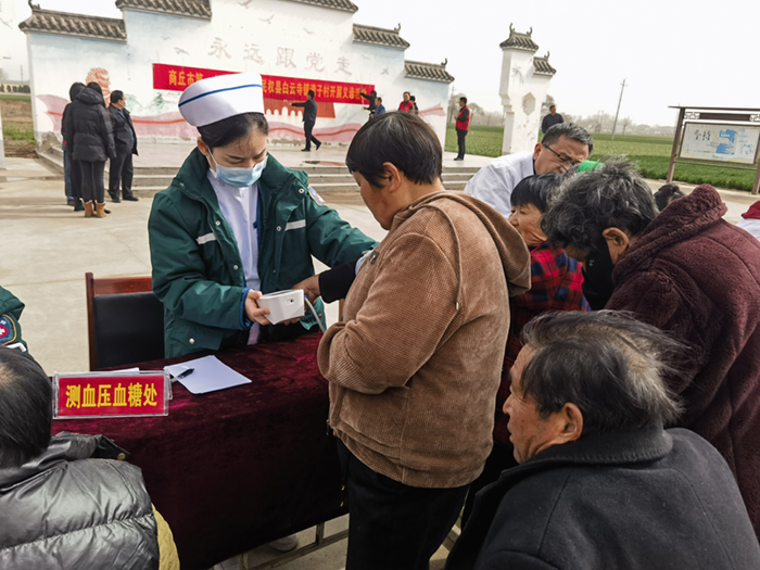 白云寺鎮(zhèn)文明實(shí)踐所聯(lián)合第一人民醫(yī)院開展惠民義診活動(dòng)