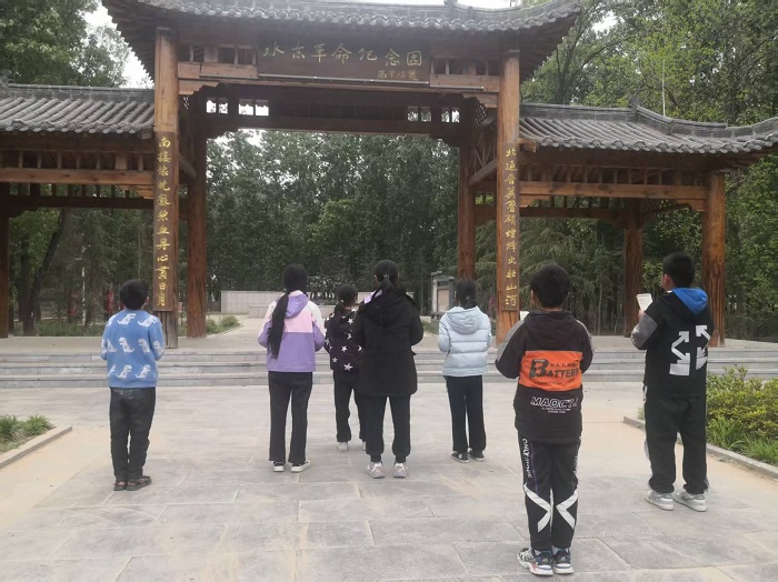 緬懷先烈承遺志  賡續(xù)薪火強擔當 ——雙塔鎮(zhèn)秣坡小學開展清明節(jié)緬懷先烈活動
