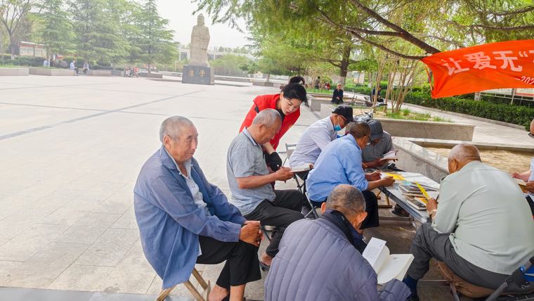 民權縣圖書館開展“讓愛無‘礙’ 書香相伴”閱讀服務活動