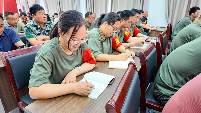 人和鎮(zhèn)召開“三夏”生產(chǎn)暨秸稈禁燒動(dòng)員會(huì)