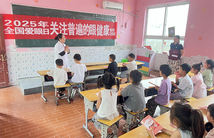 民權(quán)城關(guān)鎮(zhèn)衛(wèi)生院愛眼日宣傳活動(dòng)進(jìn)校園